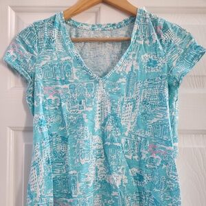 Lilly Pulitzer Shorely Blue V neck T shirt NYC Toile, size XXS, preloved
